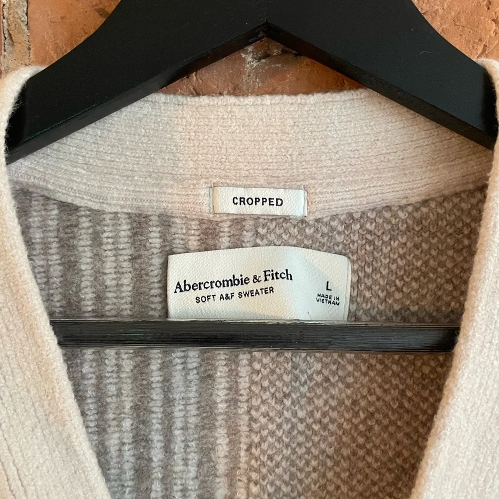 Abercrombie sweater - Picture 2 of 3